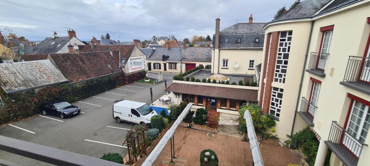 Hôtel Saint-Hubert Cour-Cheverny Exterior foto